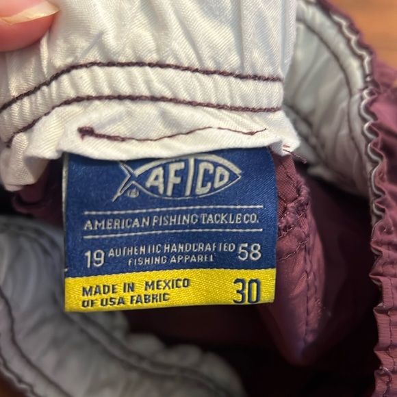 Men’s Aftco maroon shorts size 30 waist - Picture 3 of 3